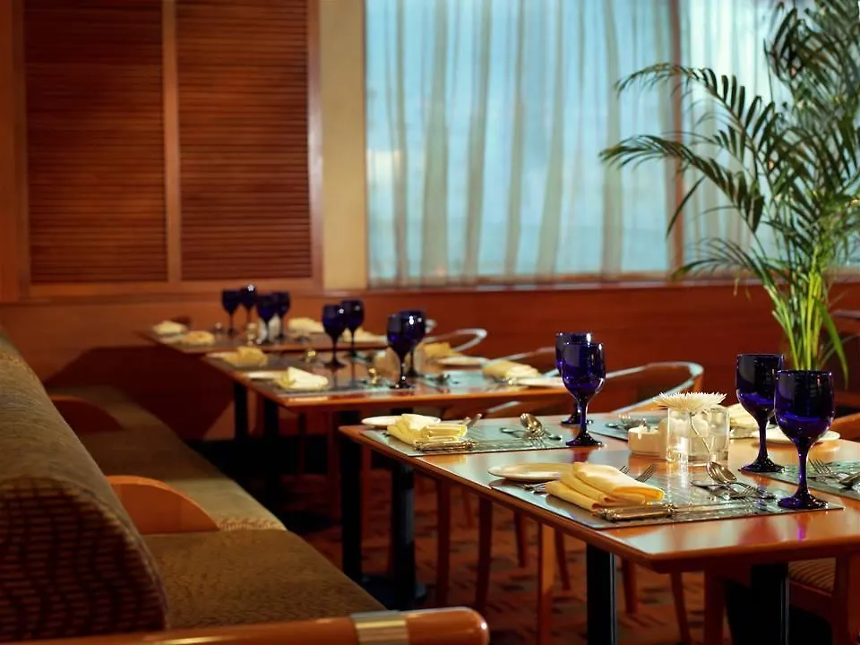 Swiss-Belhotel Шарджа 4*,