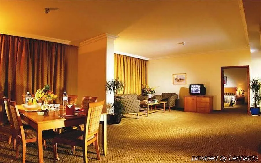 Swiss-Belhotel Шарджа 4*,